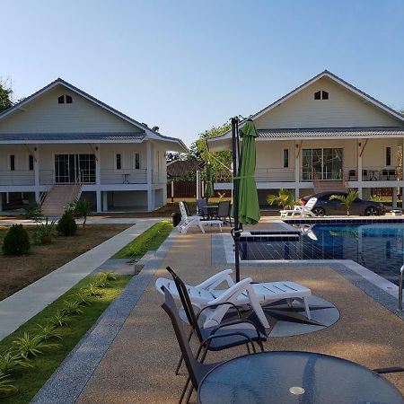 Poolside Bungalows Khao Lak Exterior photo
