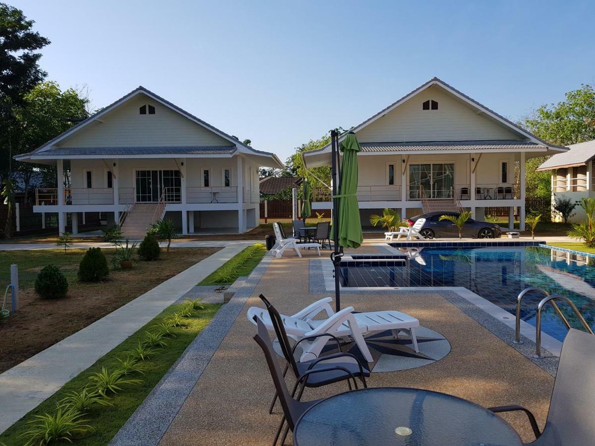 Poolside Bungalows Khao Lak Exterior photo
