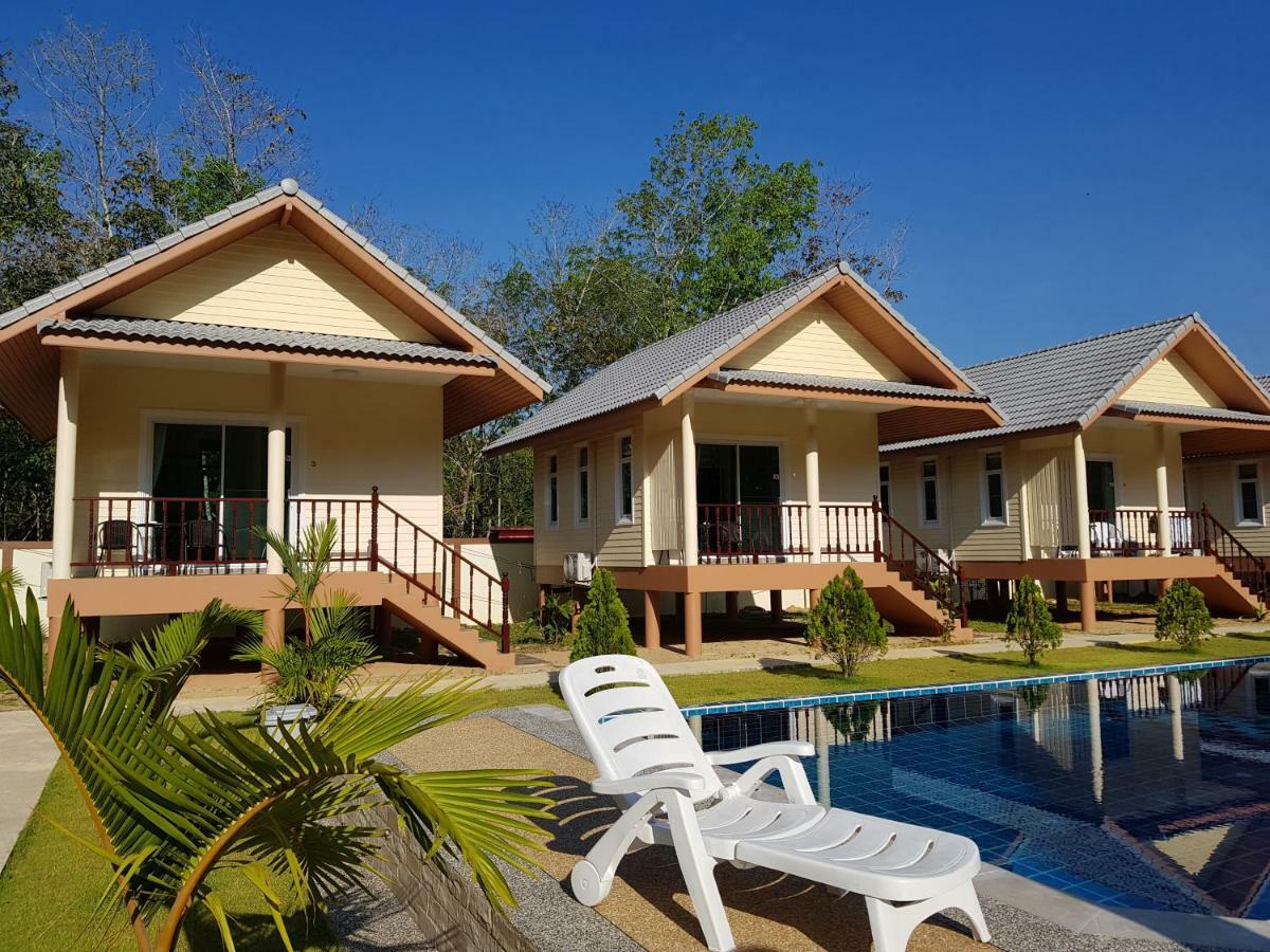 Poolside Bungalows Khao Lak Exterior photo
