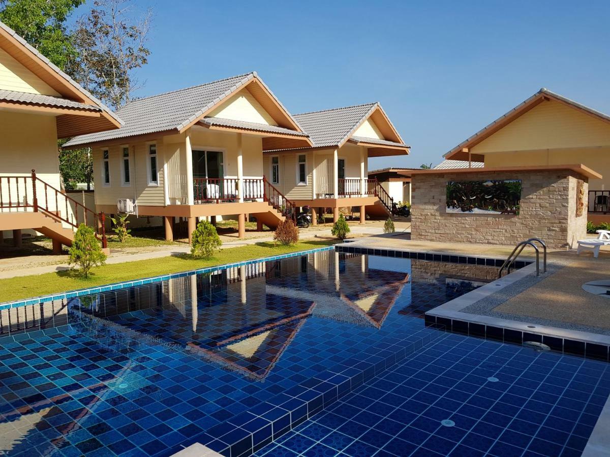 Poolside Bungalows Khao Lak Exterior photo