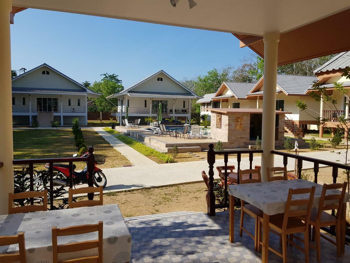 Poolside Bungalows Khao Lak Exterior photo